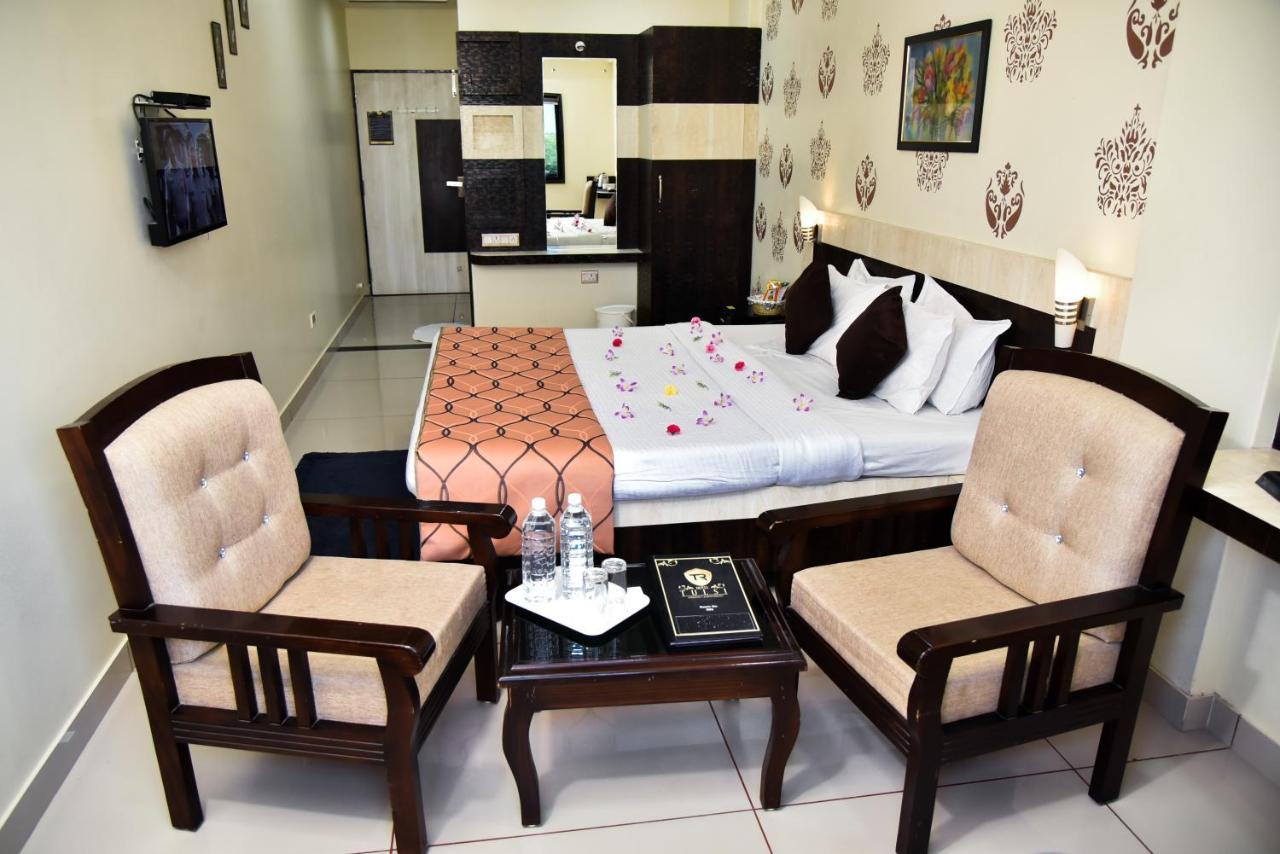 Hotel Tulsi Residency 부지 외부 사진
